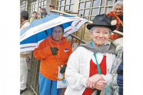 ancianos_espectador.jpg