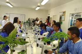 magdalena_en_laboratorio.jpg