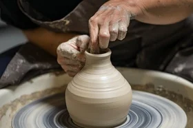 potter-4682257_640_1.jpg