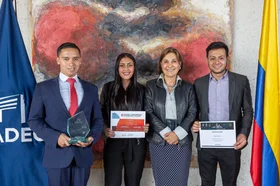 premioscmechallenge.concursodesimulacionfinanciera.utadeo.estudiantes.egresados.rectora.ceciliamariavelez.universidadjorgetadeolozano.1.jpg