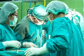 surgery-1822458_960_720.jpg