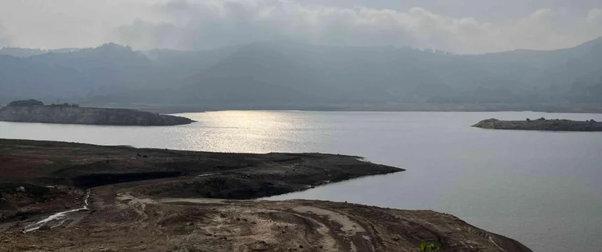 racionamiento-agua-bogota-bajo-nivel-embalses.jpg