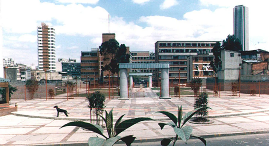 2.utadeo.arcos_.anos_.90.jpg