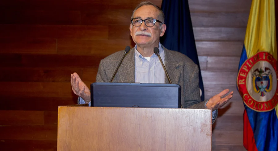 dariofajardowebnota_foro_desarrollo_social_para_el_posconflicto_020715_003.jpg