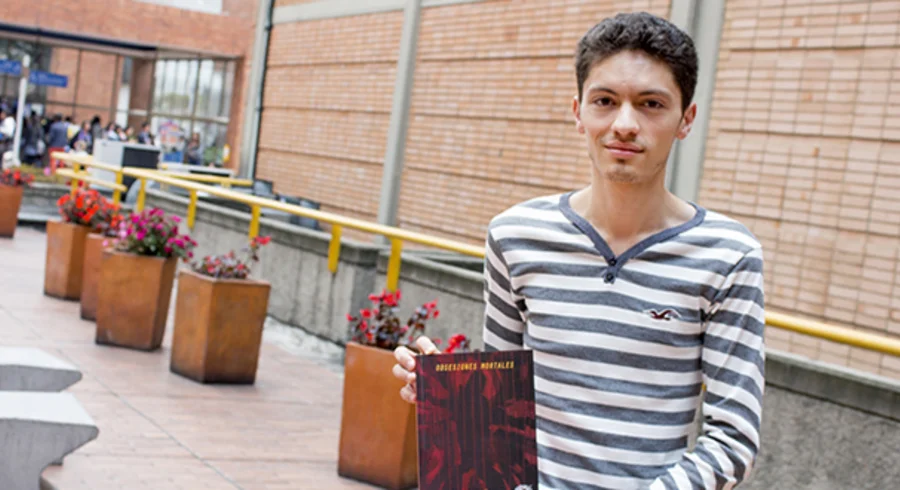 webnota_anthony_rivera_y_libro_obsesiones_mortales_20150218_003.jpg