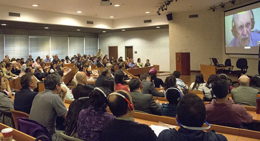 webnota_video-conferencia_ken_bain_20150601_006.jpg