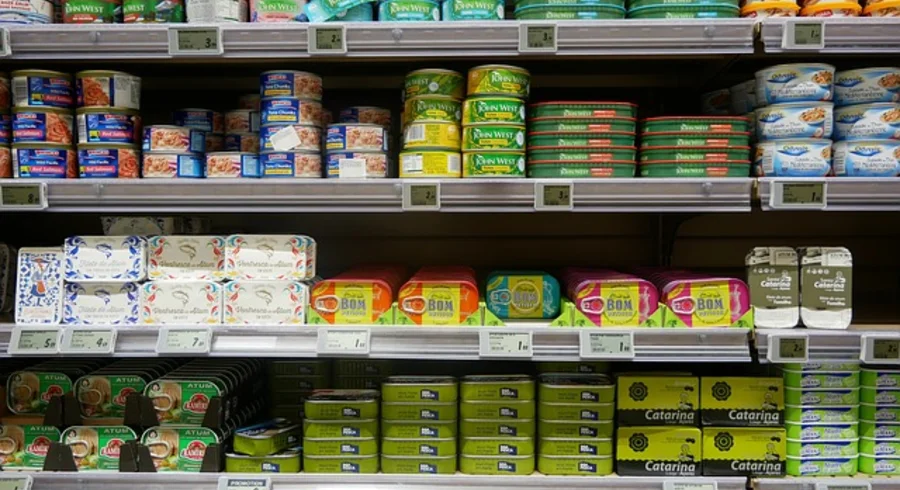 shelf-3840441_640.jpg