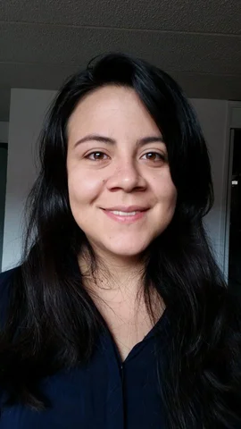 laura.jpg