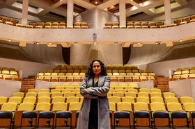 angelabeltran-auditorio-directorautadeomas-retrato-portada.jpg