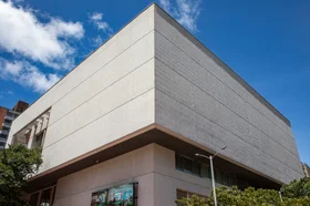biblioteca_esquinaportada.jpg