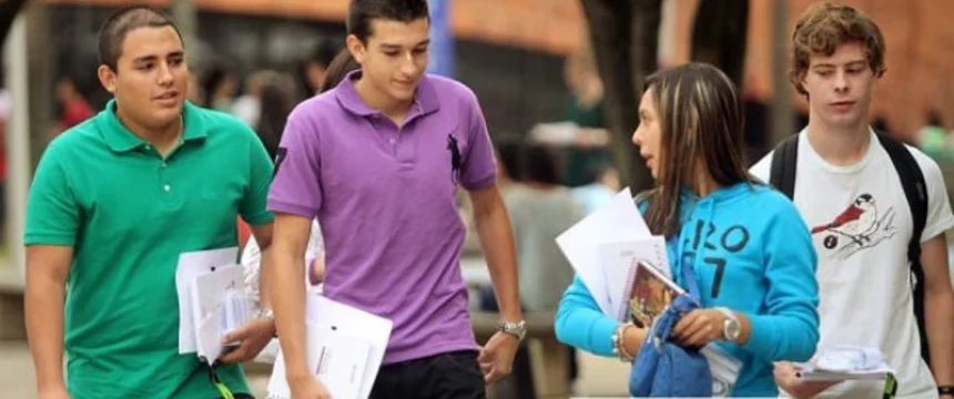crisis-estudiantes-carlos-quinones_1.jpg