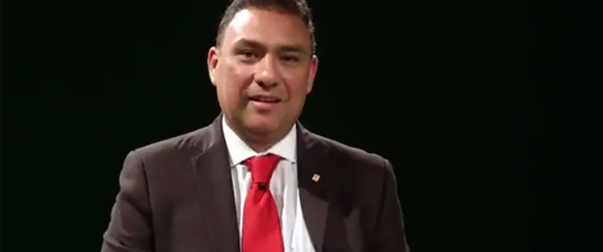 profesor_cuauhtemoc_gonzalez_estuvo_de_visita_en_utadeo.jpg