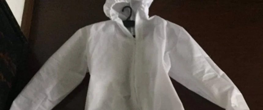 traje-medicos-tadeo_1.jpg