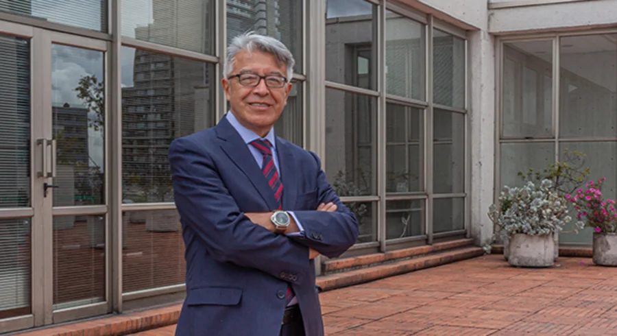 650-330.-rector-carlos-sanchez-utadeo.3.jpg