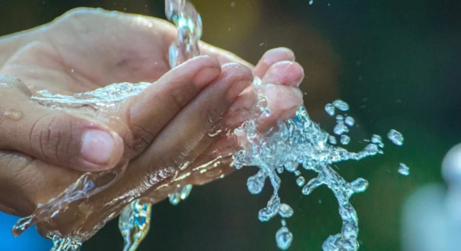 hands-4903050_960_720.jpg