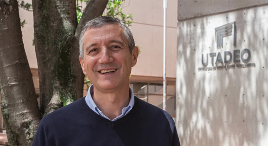 juan.manuel.hurtado.profesor.invitado.utadeo.1.jpg