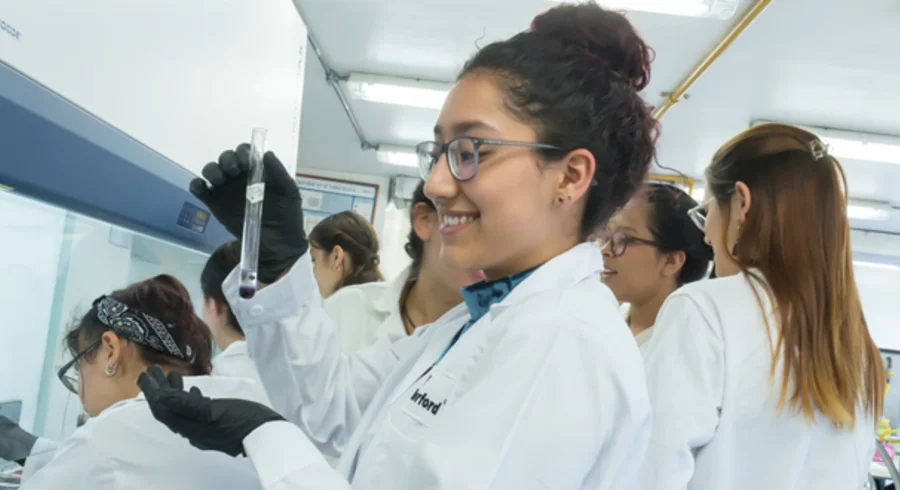 laboratrio.clase_.quimica.utadeo.1.jpg