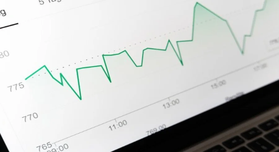 los_analistas_esperan_que_el_dolar_continue_sobre_3.500_esta_semana_y_el_petroleo_suba.png