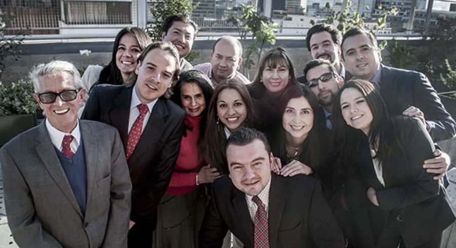 nota_acreditacion_derecho_20140609_06.jpg