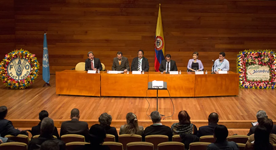 nota_encuentro_de_fibras_duras_y_afines_fique_20151125_001.jpg