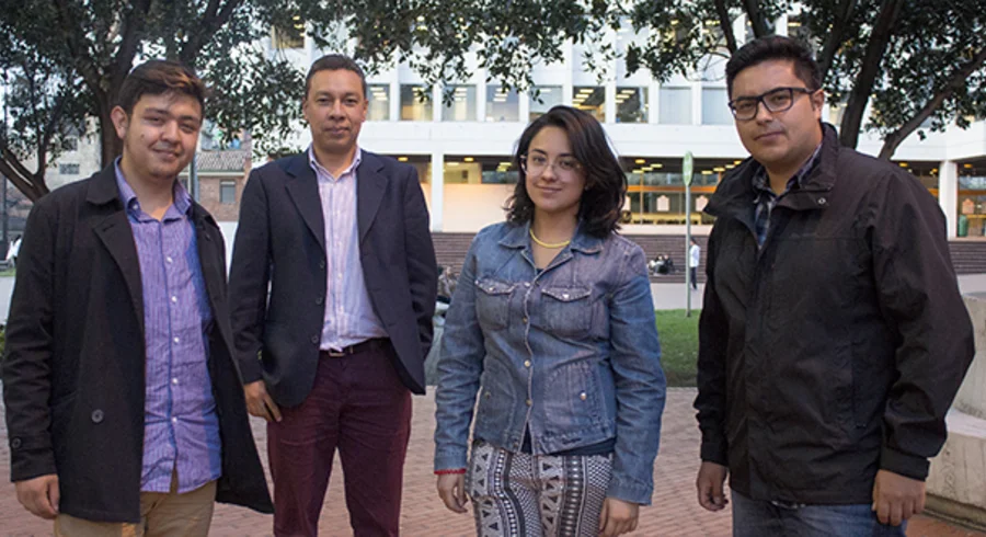 nota_estudiantes_y_profesores_del_taller_biopolis_en_francia_20150821_001.jpg
