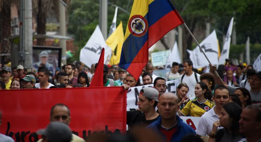 people-street-crowd-banner-flag-movement-629075-pxhere.com_.jpg