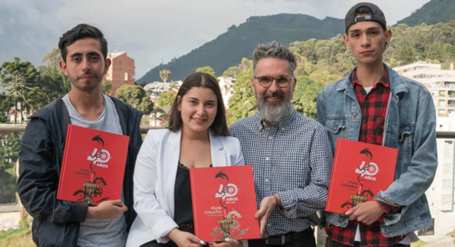 portada.40.a.os_.china_.colombia.utadeo.png
