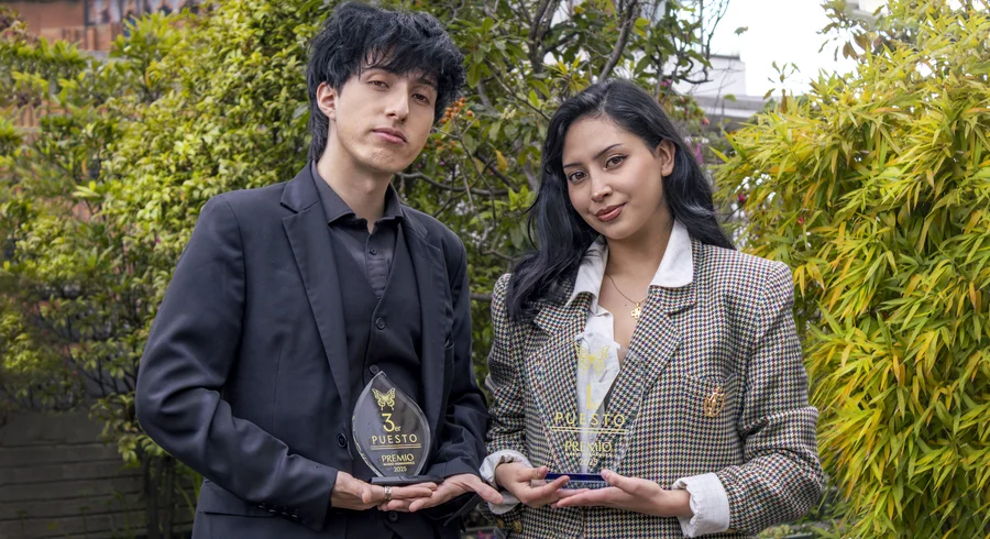 portada_cristian.pinzon.laura_.sofia_.florezganadores.premio.mariohernandez.jpg