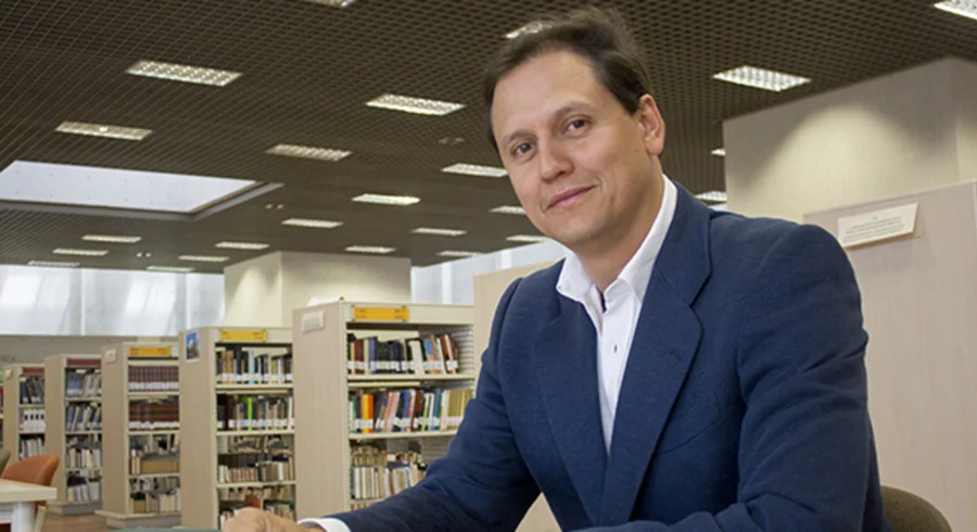 webnota_carlos_andres_brando_-_decano_facultad_de_ciencias_economicas_y_administrativas_20170623_006.jpg