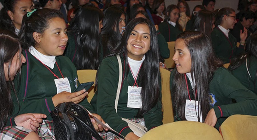 webnota_encuentro_distrital_de_contralores_estudiantiles_20150818_001.jpg