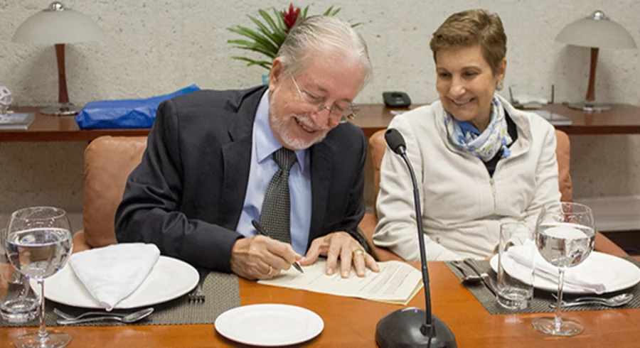 webnota_firma_convenio_escuela_superior_del_litoral_de_guayaquil_20150428_003.jpg
