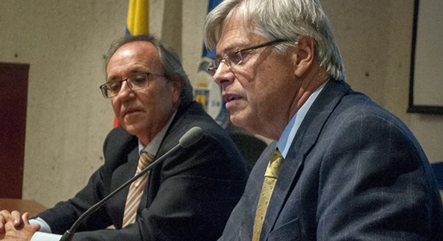 webnota_foro_internacional_perspectiva_de_posconflicto_politicas_y_regulacion_agro_20140813_015.jpg