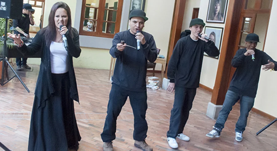 webnota_la_chance_grupo_de_rap_de_la_tadeo_poemas_de_leon_de_greiff_20140916_005.jpg