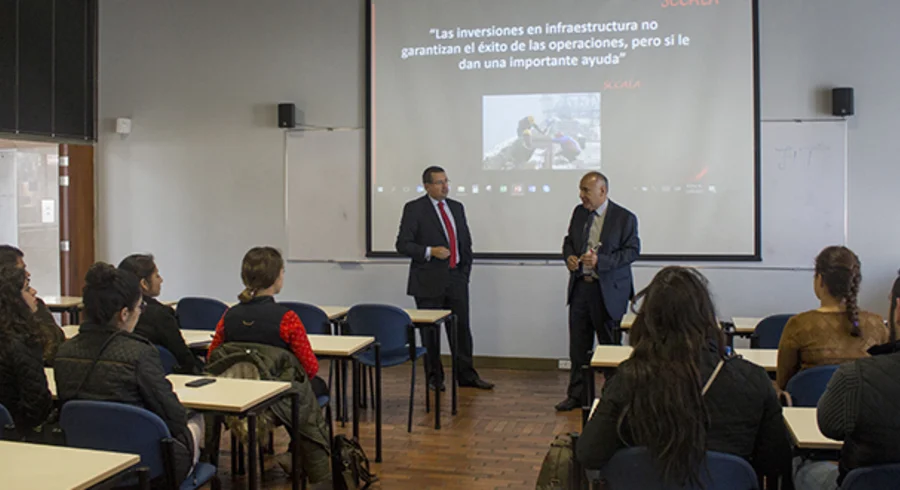 webnota_visita_universidad_madero_-_mexico_20170112_005.jpg