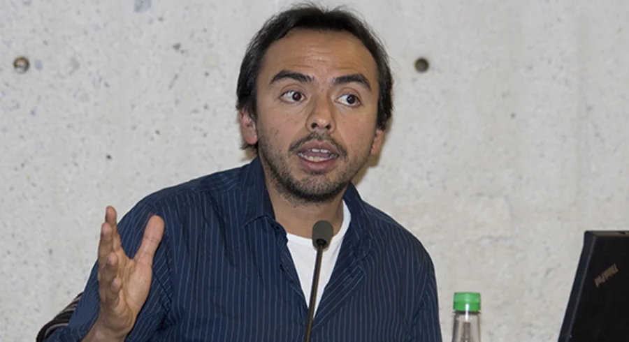 webnota_zona_c_conferencia_alberto_bejarano_ver_lo_no_visto_20150319_002.jpg