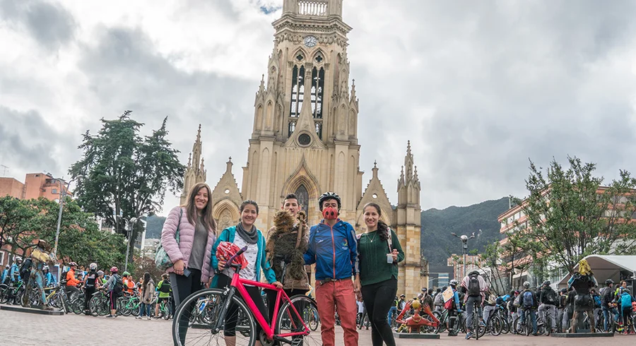 1ra-caravana-bici-de-universidades.-en-bici-a-la-u.-utadeo.tadeo_.bogota.15.jpg