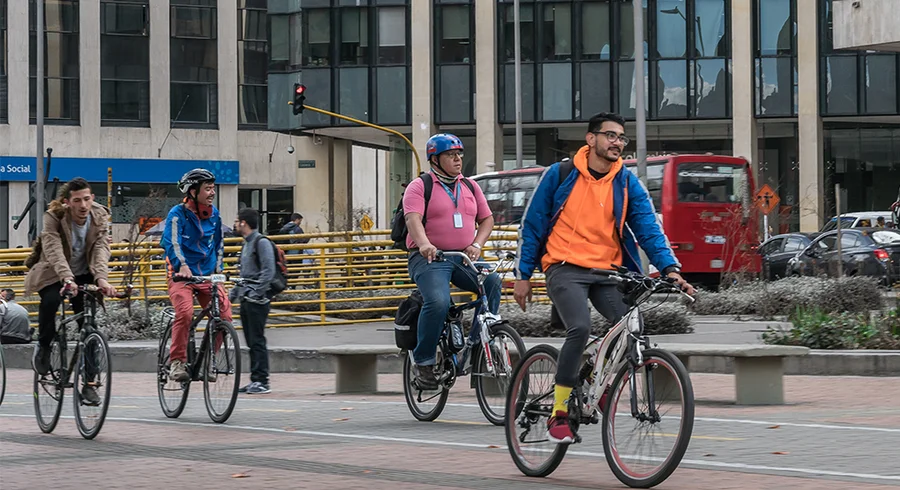 1ra-caravana-bici-de-universidades.-en-bici-a-la-u.-utadeo.tadeo_.bogota.19.jpg
