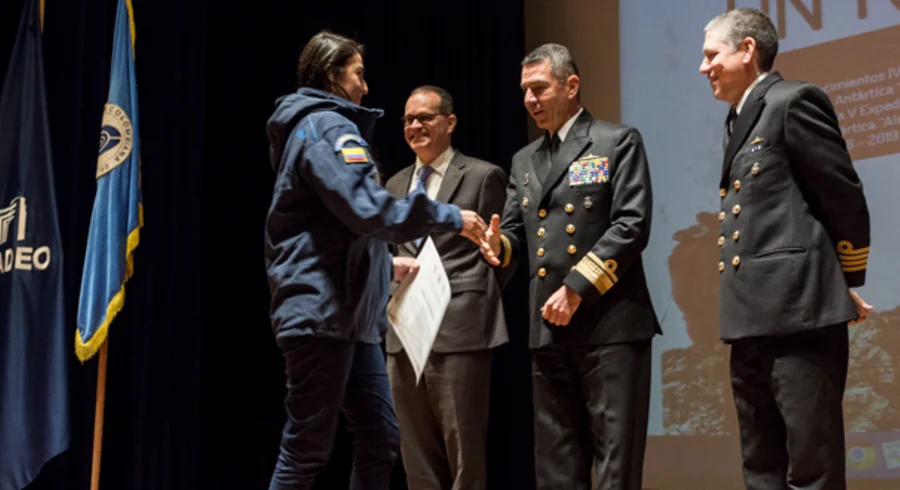 antarticocolombiano.semirario.utadeo.tadeo_.web_.12.jpg