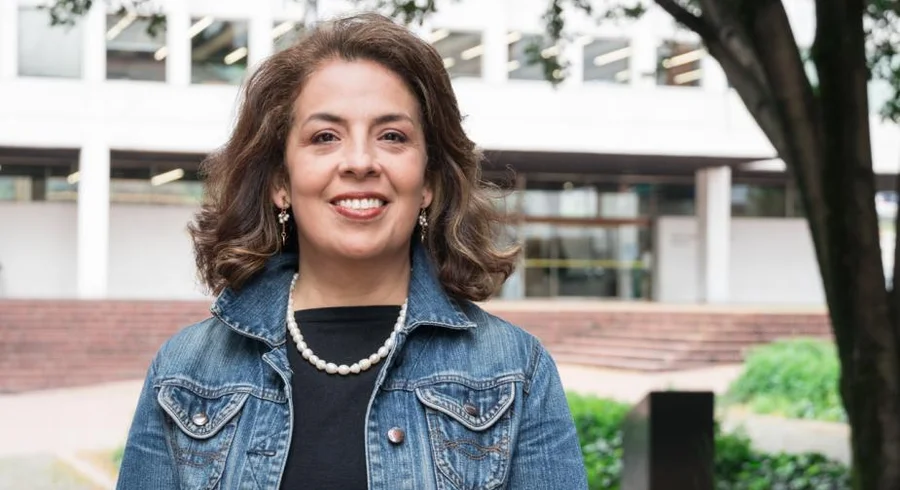 beatriz.rolon_.profesora.mujer_.investigadora.facultad-de-artes-y-dise.o.utadeo.jpg