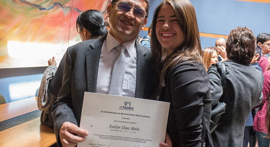 entrega.becas_.excelencia.utadeo.4.jpg