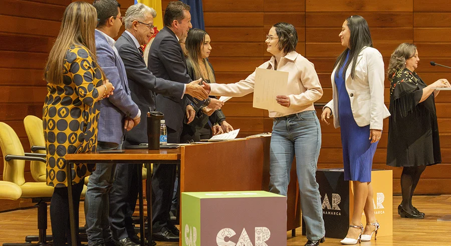 entrega.diplomas-_escueladelagua_3.jpg