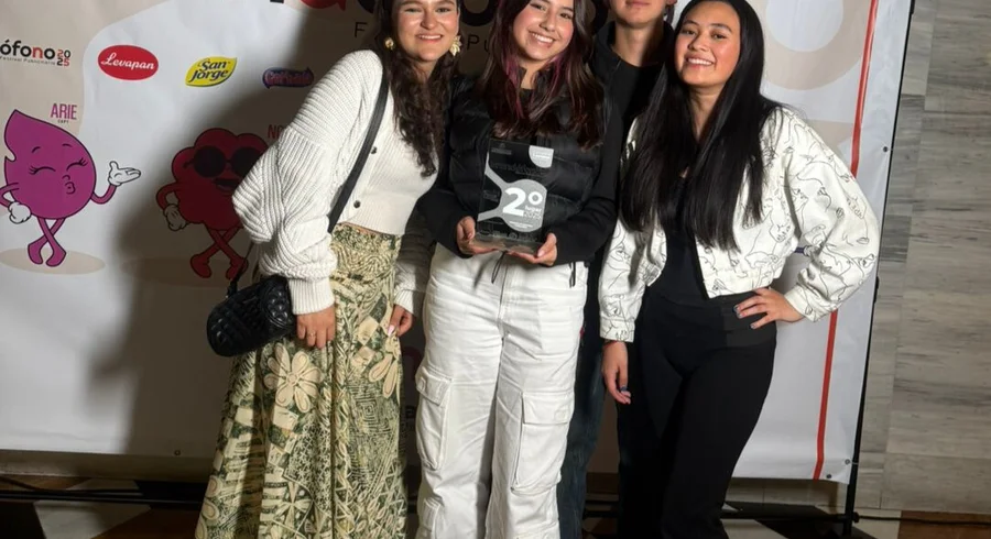 estudiantes-ganadores-brandofono.jpg