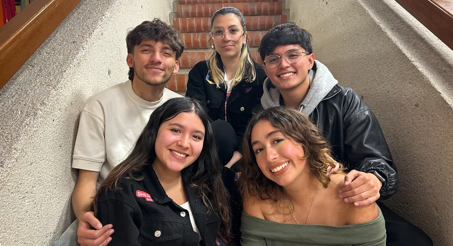 fotografia_4_sherlock_inhouse_lab_finalistas_categoria_ugc_nicolas_cruz_laura_echeverry_juan_david_suarez_sofia_castilla_alejandra_hernandez.jpg