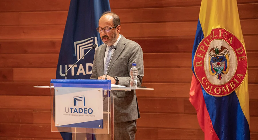 grados25mayo.2023.utadeo.bogota-1.jpg