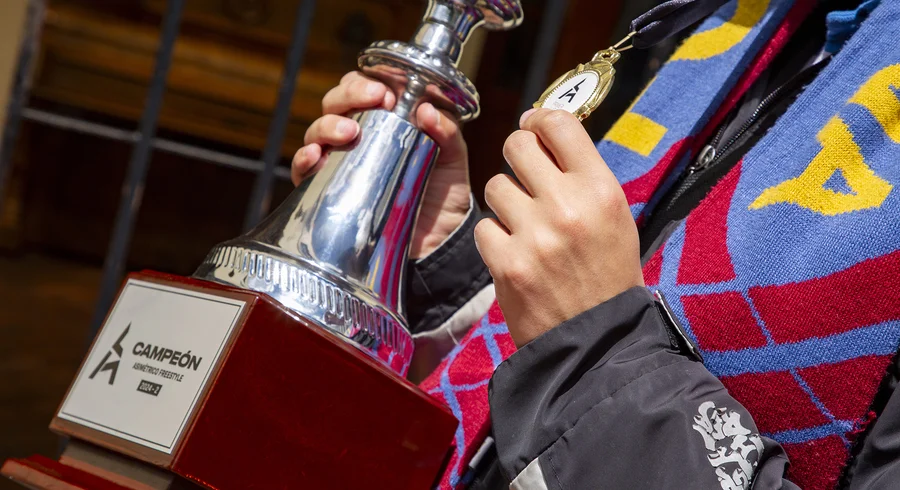 lafotogata_campeoneasimetrico1119_cv4.jpg