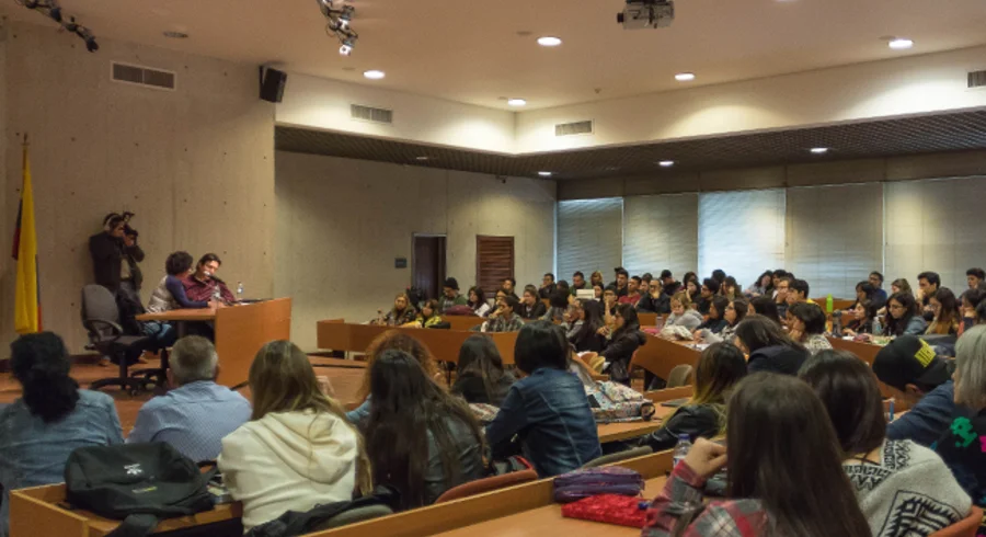 pilarquintana.escritoracolombiana.personajes.invitados.utadeo.5.jpg