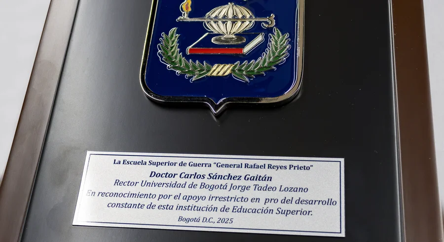 reconocimiento_escuelas.guerra_placa_2.jpg