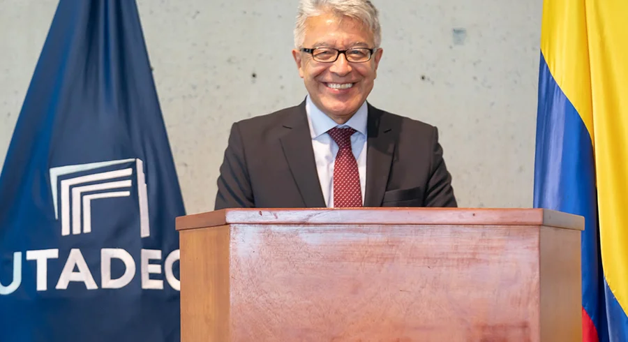 rector.carlos.sanchez.utadeo.jpg
