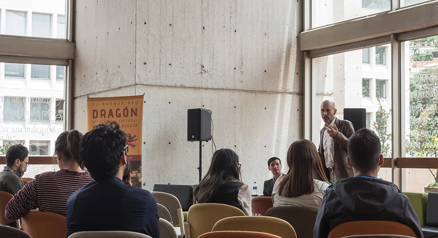relaciones.comerciales.china_.colombia.el_.puente.del_.dragon.utadeo.2.jpg