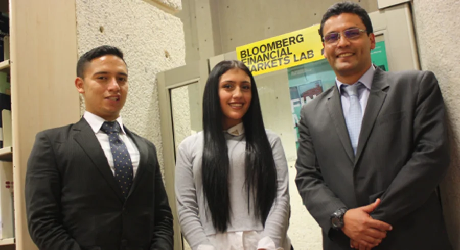 salabloomberg.universidadjorgetadeolozanoutadeo.tadeo_.edgarjimenez.estudiantes2.jpg
